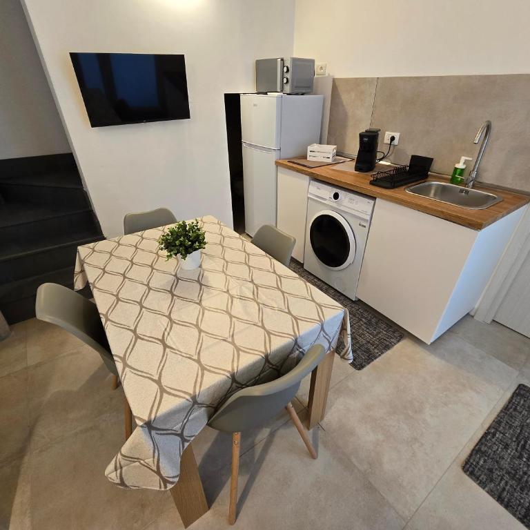 Fortino living fall - One-Bedroom Apartment - 3