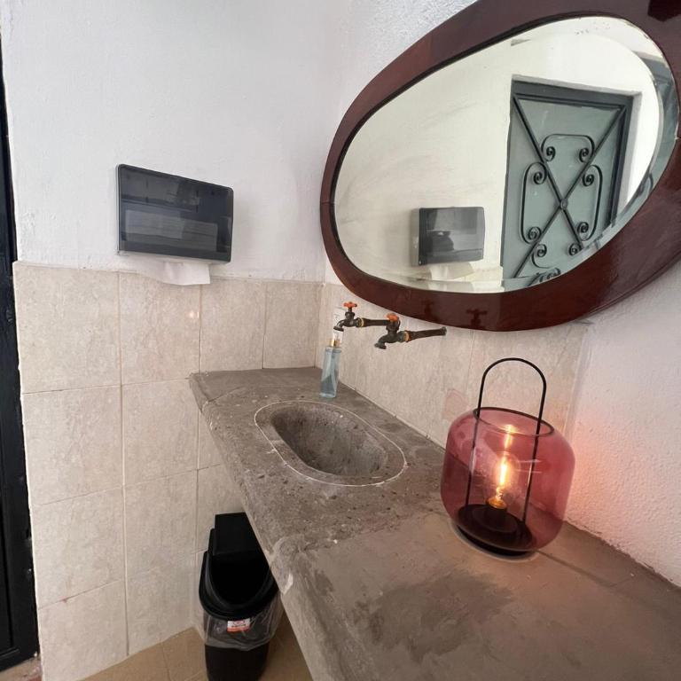 Hostal Luna 49 - Triple Room with Shared Bathroom - 4