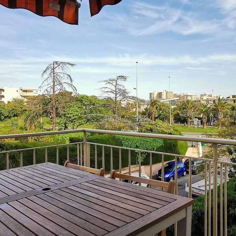 Spacieux 2 pièces avec terrasse, clim et parking - Appartement 1 Chambre - 1