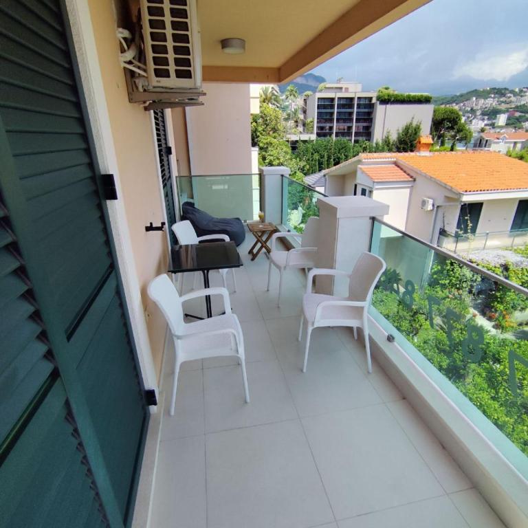 Lucky Studios - Two-Bedroom Apartment - 20