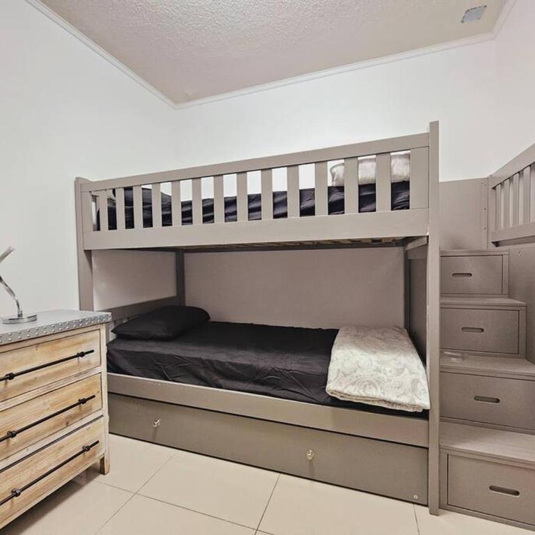 Apartamentos y Habitaciones Privadas Automatizados - Three-Bedroom Apartment - 21