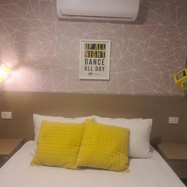 Hermoso Estudio full amenities en equipetrol - One-Bedroom Apartment - 3