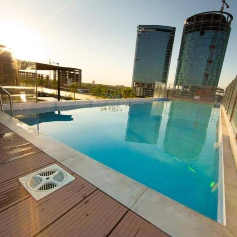 Hermoso Estudio full amenities en equipetrol - One-Bedroom Apartment - 10