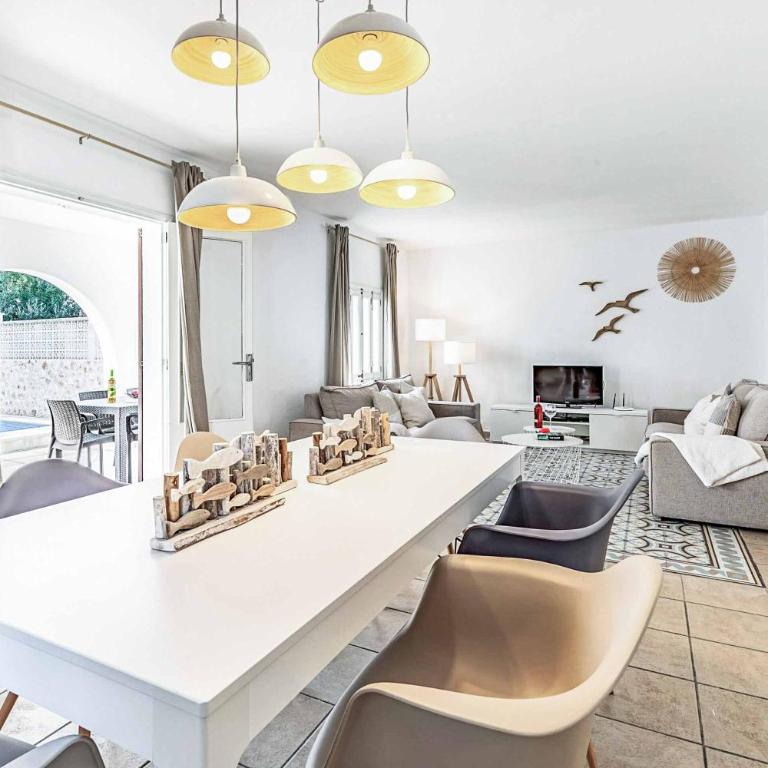 Villa Monsy 2 - Three-Bedroom Villa - 11
