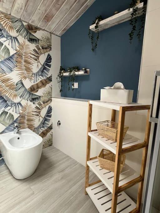 Samuele s home - Two-Bedroom House - 32