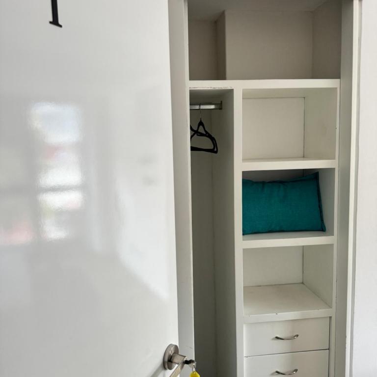 Calzolli Penthouse Casa de Huéspedes y Coliving - Double Room with Private Bathroom - 4