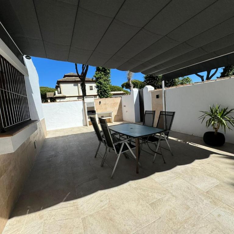 Chalet con piscina - Casa de 3 dormitorios - 13