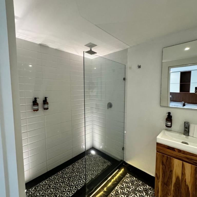 Calzolli Penthouse Casa de Huéspedes y Coliving - Double Room with Private Bathroom - 2