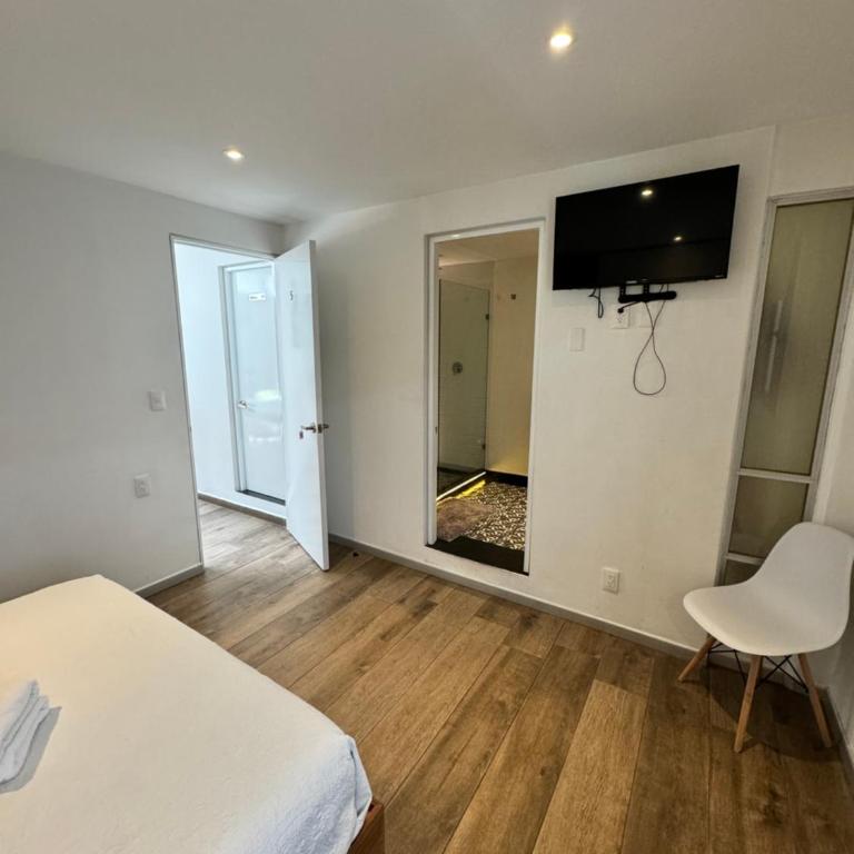 Calzolli Penthouse Casa de Huéspedes y Coliving - Double Room with Private Bathroom - 3