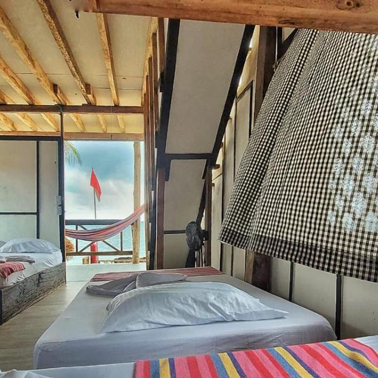 Hostal Punta Cangrejo - Cama individual en dormitorio mixto - 14