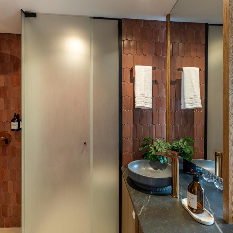 Heiss Hotel - Habitación Doble con balcón - 3
