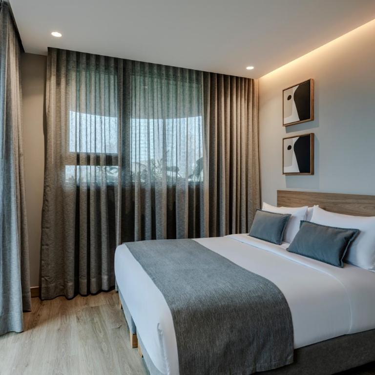 Heiss Hotel - Habitación Doble Deluxe con balcón - 4