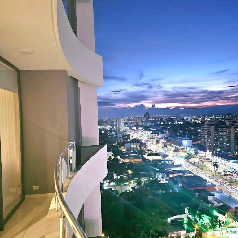 Santa Cruz de La Sierra - 3 Pago con Qr bedroom luxury apartment - Apartamento de 3 dormitorios con balcón - 18