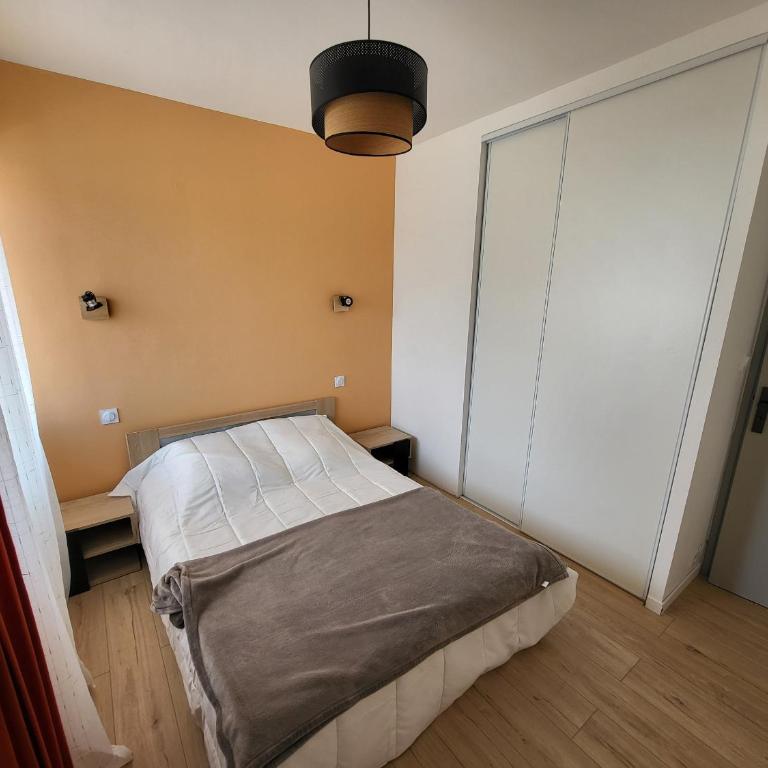 Appartement 2 chambres avec terrasse et garage privatif proche plage - FR-1-92-940 - Apartment - 4