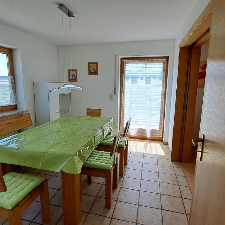 Haus Allgäu Ruh - Apartment mit 2 Schlafzimmern und Bergblick - 1