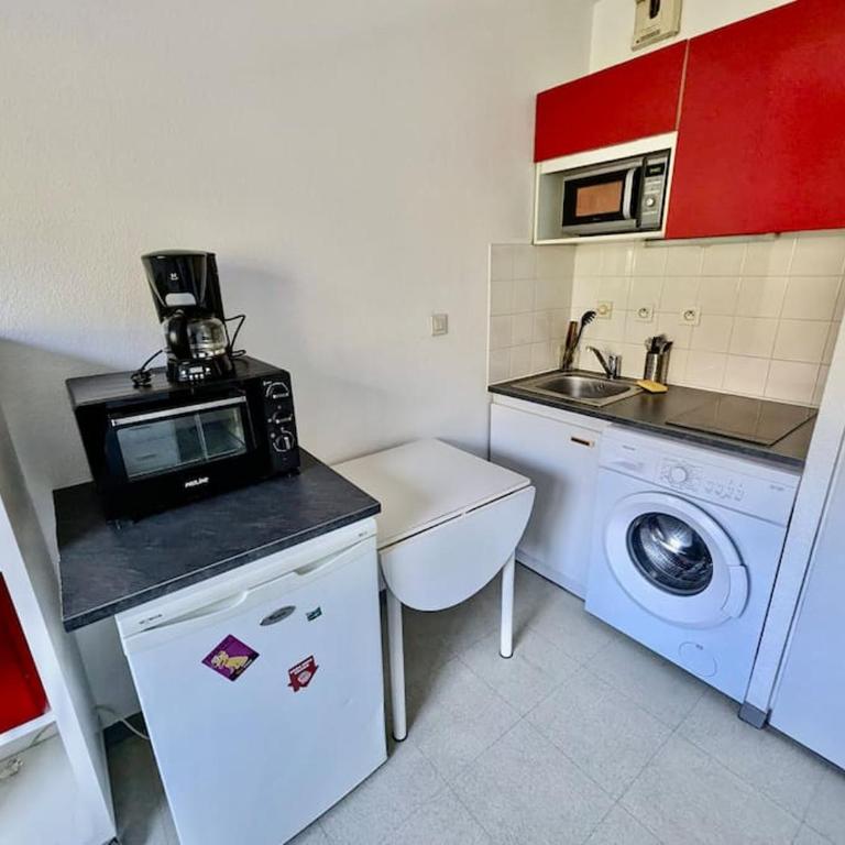 Studio 105 - Calme & Tout Equipé avec Parking Gratuit - One-Bedroom Apartment - 11