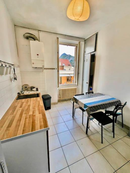T2 Berriat - Proche Gare & Centre - Tout Equipé avec Wifi - Appartement 1 Chambre - 1