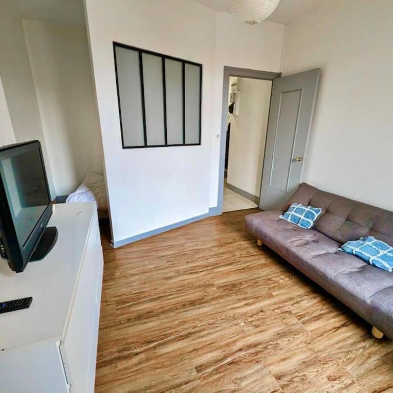 T2 Berriat - Proche Gare & Centre - Tout Equipé avec Wifi - Appartement 1 Chambre - 8