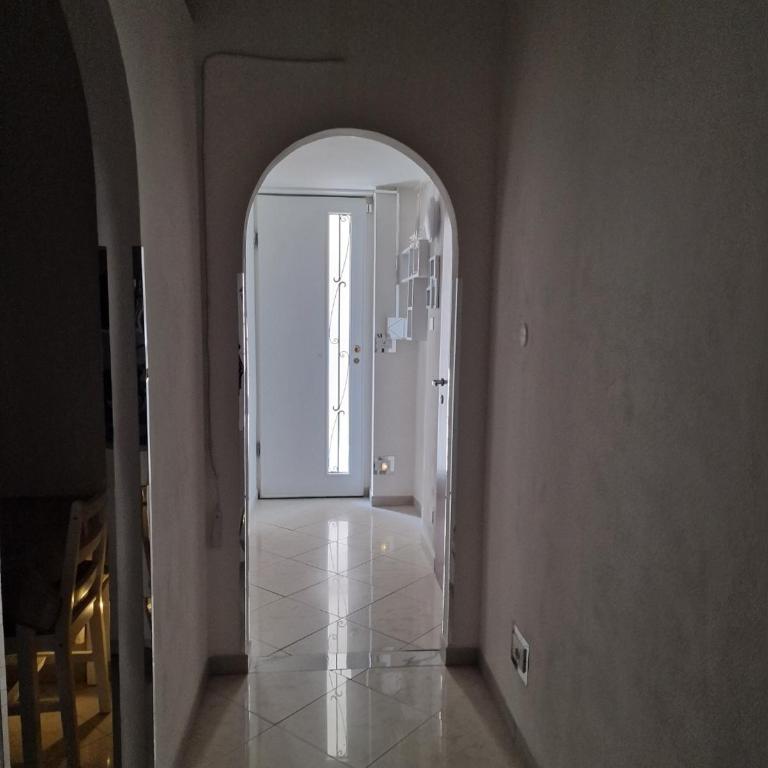 Cinzia's House of Mirrors - One-Bedroom Apartment - 22