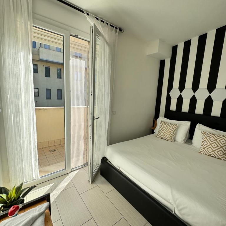 Celeste's House - Celestes 58-Three Bedroom with Balcony-Split Level - 14