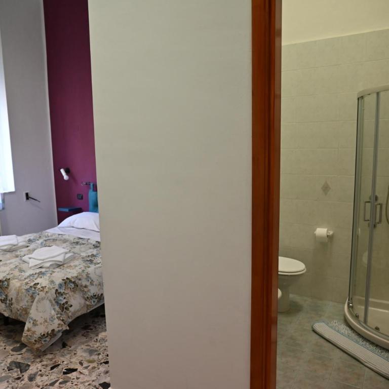 Villa San Giuseppe Brindisi - Camera Matrimoniale con Bagno Privato - 2