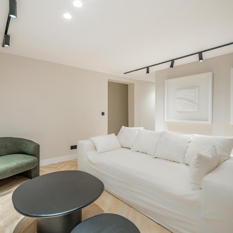 Location, Luxury & Style Best 4Bed in Madrid - Apartment - 2