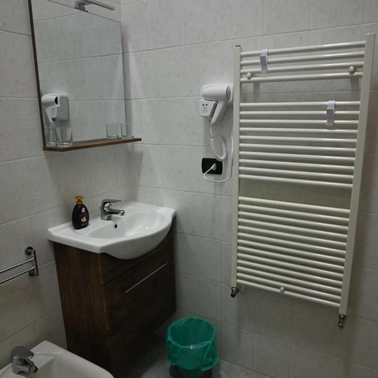 Villa San Giuseppe Brindisi - Camera Doppia con Letti Singoli con Bagno Privato - 2