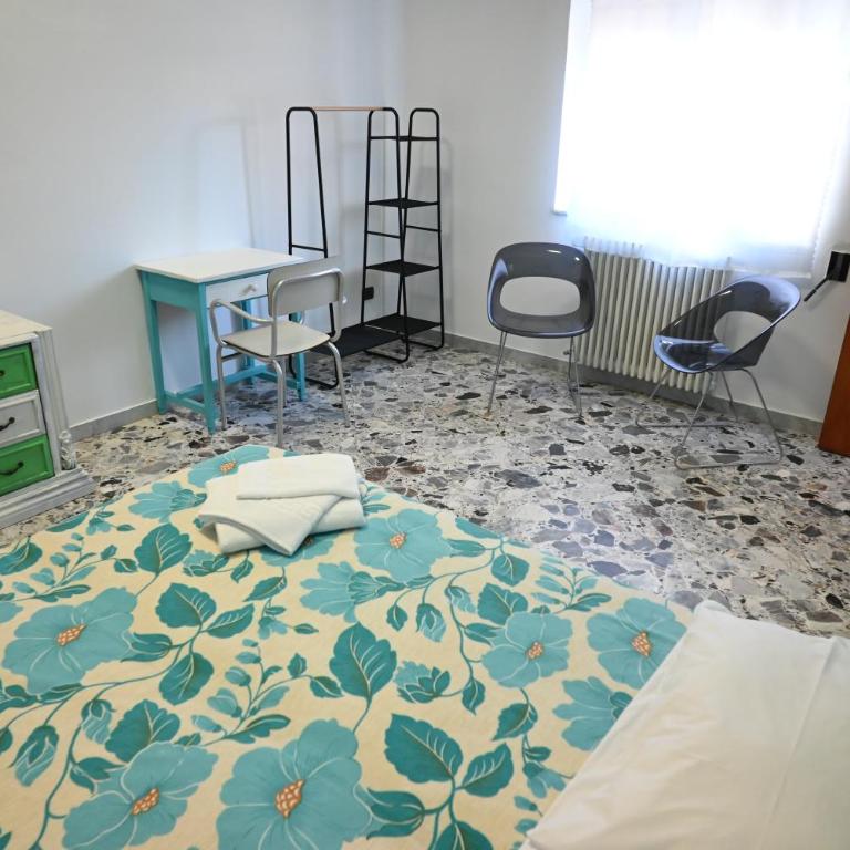 Villa San Giuseppe Brindisi - Camera Familiare con Doccia - 1