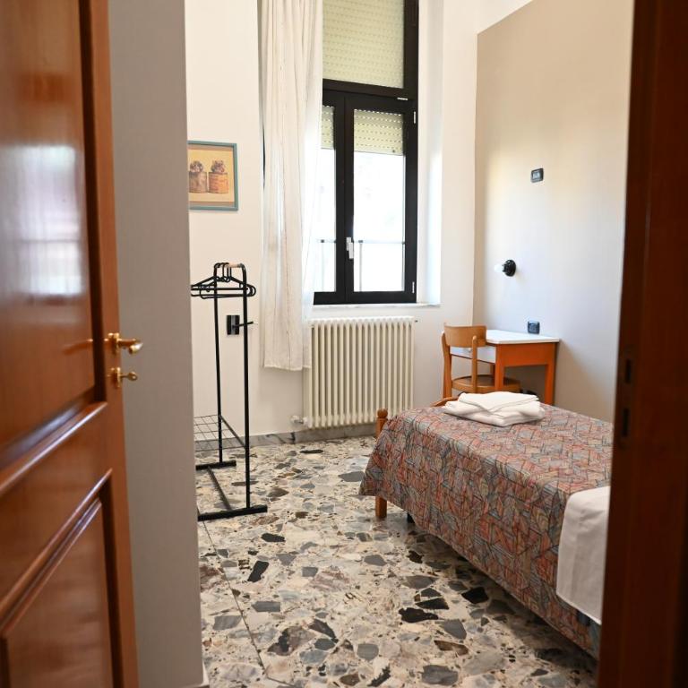 Villa San Giuseppe Brindisi - Camera Doppia con Letti Singoli con Bagno Privato - 11