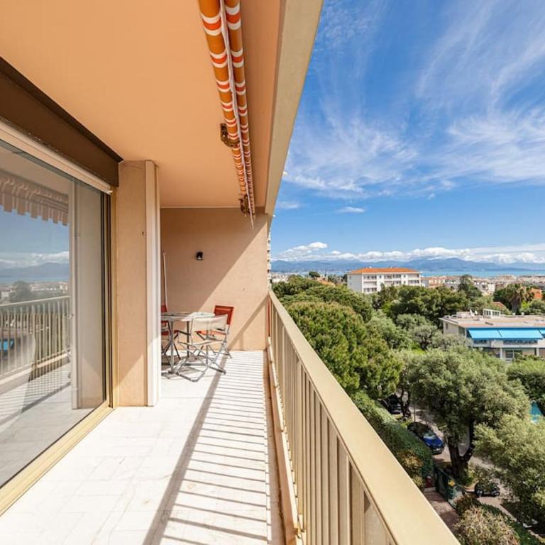 Elegant 2 Bed Apt with Pool in Juan Les Pins - Apartment mit 2 Schlafzimmern - 3