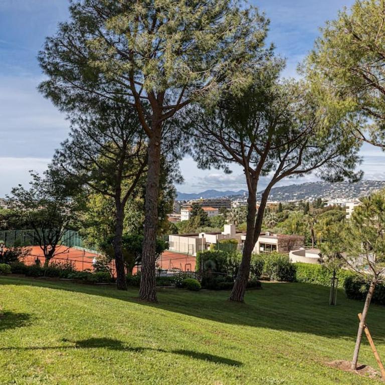 Elegant 2 Bed Apt with Pool in Juan Les Pins - Apartment mit 2 Schlafzimmern - 24