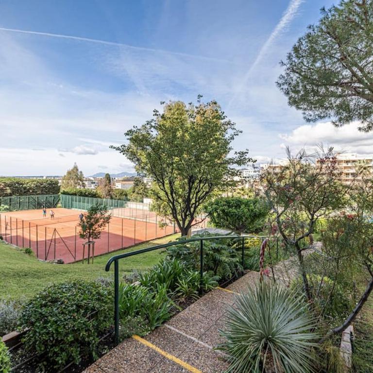 Elegant 2 Bed Apt with Pool in Juan Les Pins - Apartment mit 2 Schlafzimmern - 55