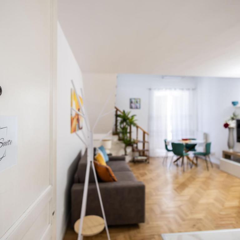 Noble Suite - Two-Bedroom House - 3