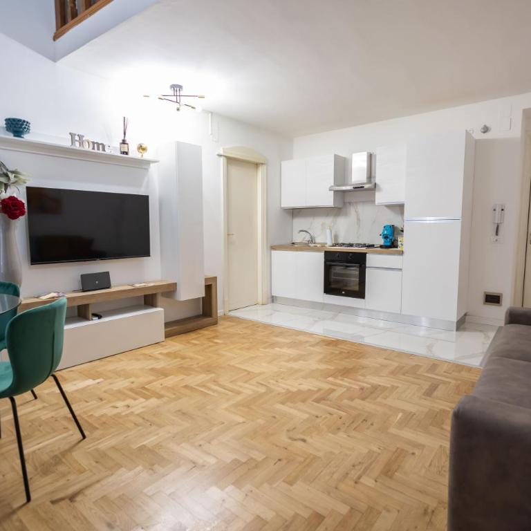 Noble Suite - Two-Bedroom House - 10