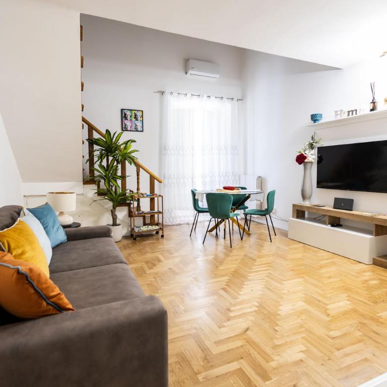 Noble Suite - Two-Bedroom House - 12