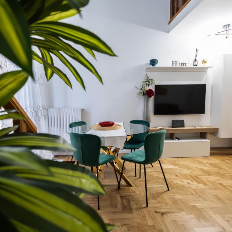 Noble Suite - Two-Bedroom House - 19