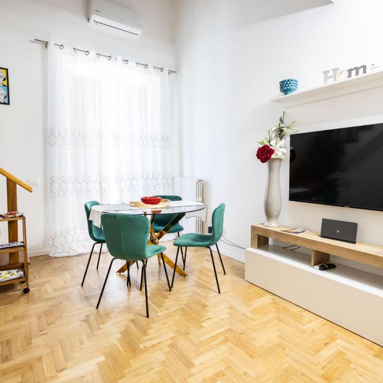Noble Suite - Two-Bedroom House - 16