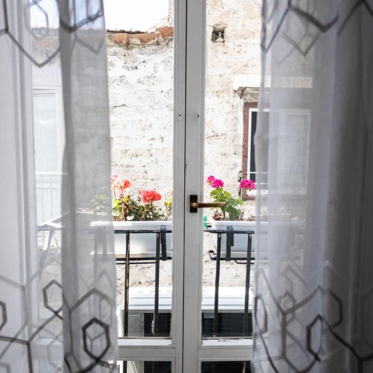 Noble Suite - Two-Bedroom House - 20