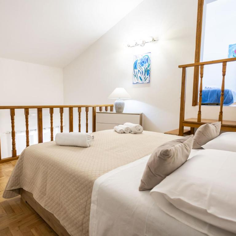 Noble Suite - Two-Bedroom House - 53
