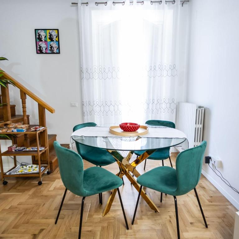 Noble Suite - Two-Bedroom House - 32