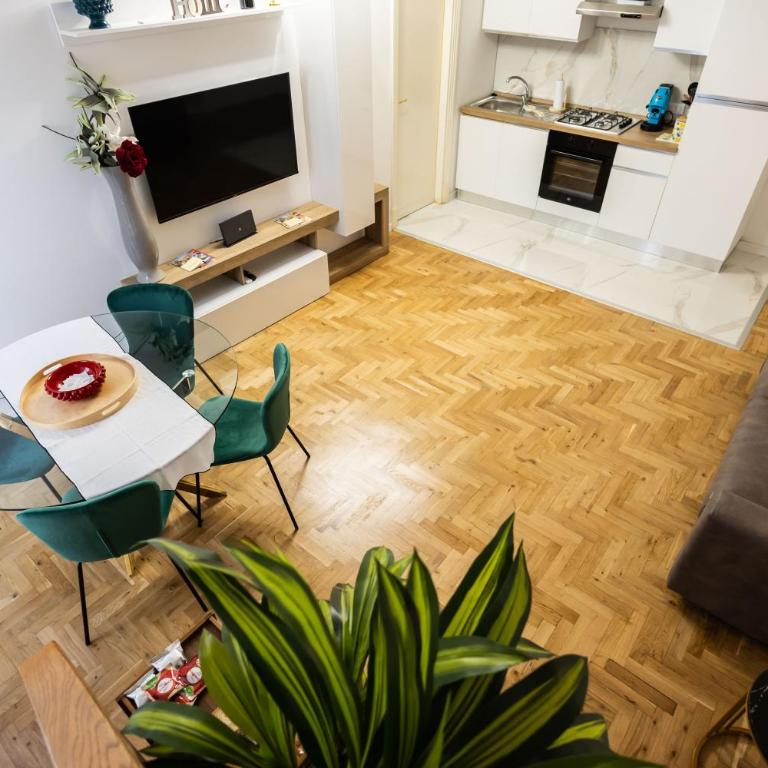 Noble Suite - Two-Bedroom House - 35