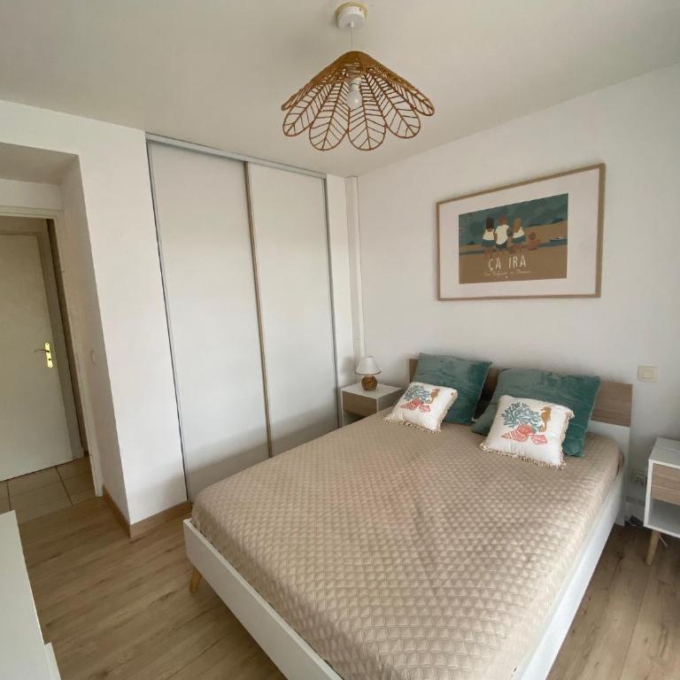 Appartement de charme T3 avec petit jardin et parking - Two-Bedroom Apartment - 11