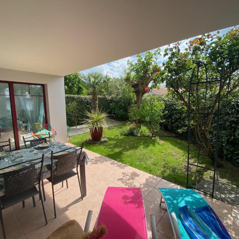 Appartement de charme T3 avec petit jardin et parking - Two-Bedroom Apartment - 1