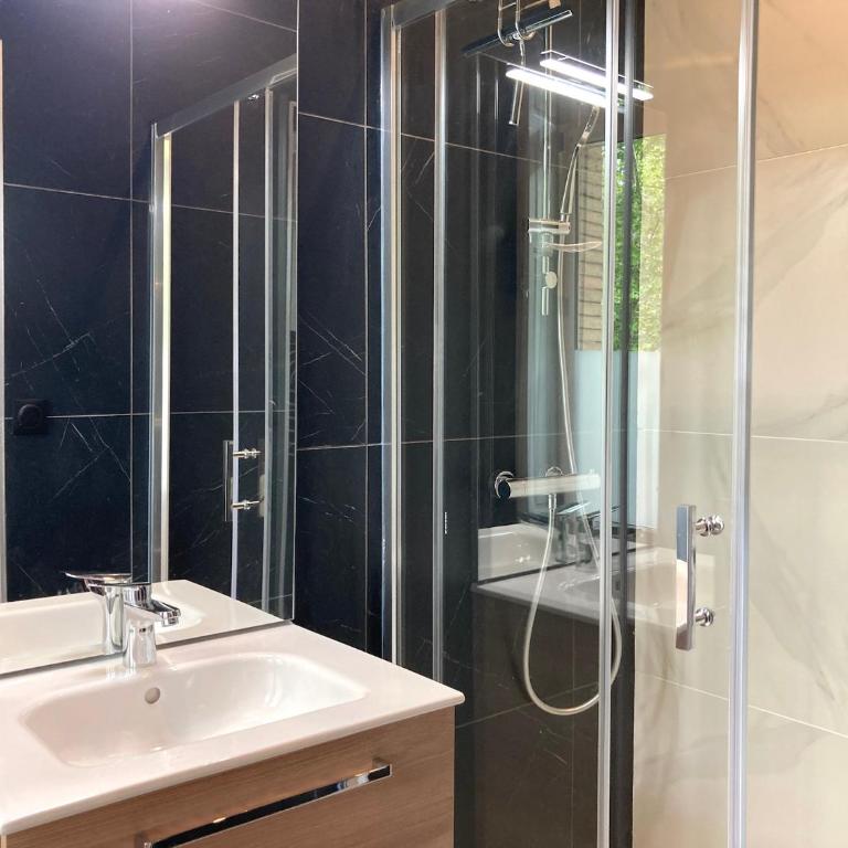 Studio Luxine - 2 personnes - Vue sur le Canal du Midi - Studio Apartment with Balcony - 10