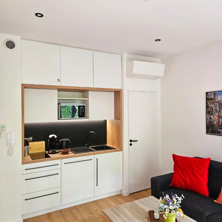 Studio Luxine - 2 personnes - Vue sur le Canal du Midi - Studio Apartment with Balcony - 11