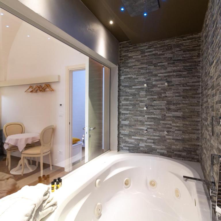 Le Nicchie luxury rooms - Camera Deluxe Matrimoniale con Vasca Idromassaggio - 12