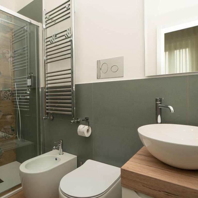Manere Suites - Queen Room - 5