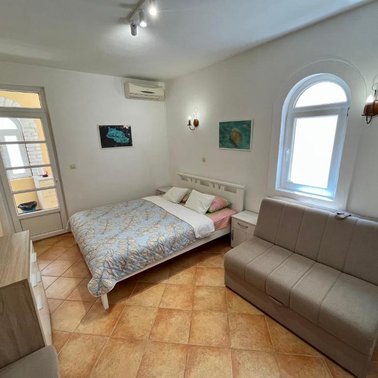 Apartments AriaSana-5m from the beach - Studio with Mountain View - 9