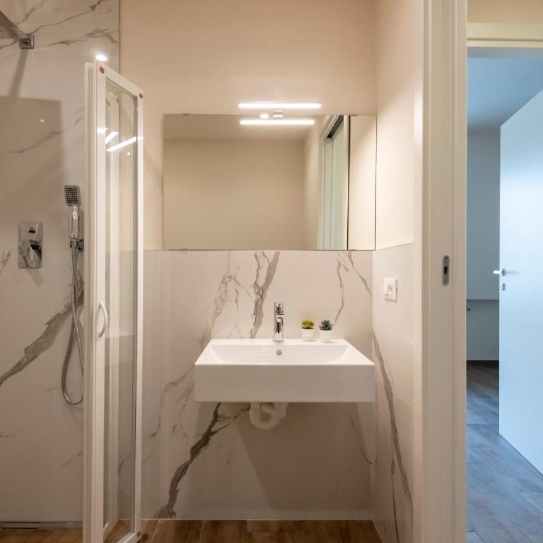 IARSERA rooms and apartment - Camera Familiare con Bagno Privato - 4