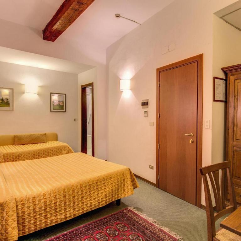 Hotel Rex - Quadruple Room - 7